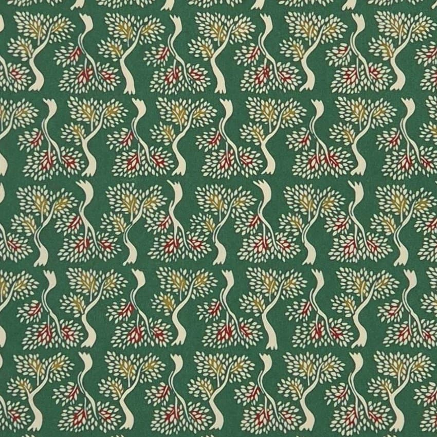 Katazome Shi – Weiße Bäume auf grün – handbedrucktes Washi-Papier, Ansicht 1 von 4